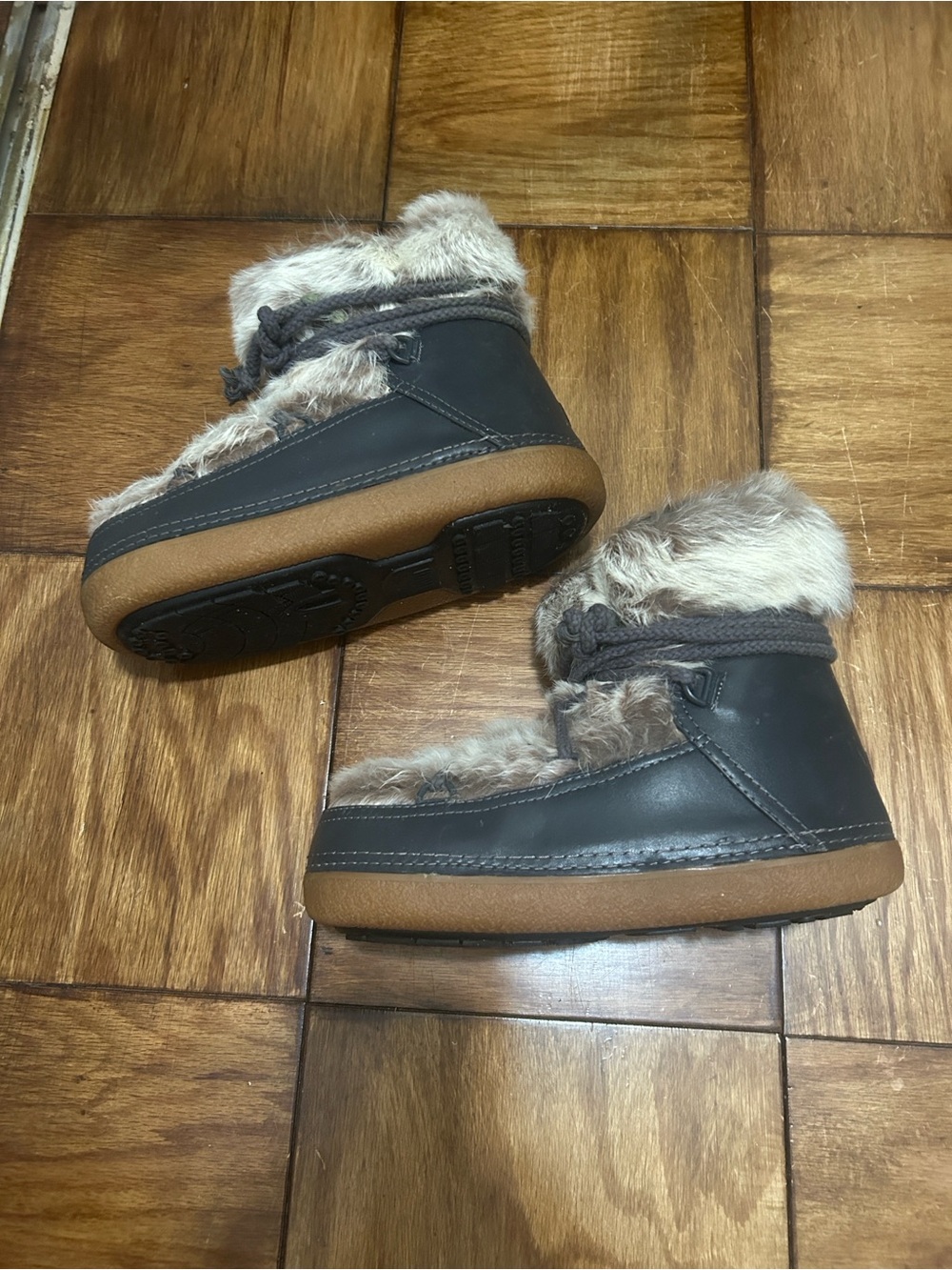 IKII Rabbit Fur Winter Boots - Picture 4 of 11
